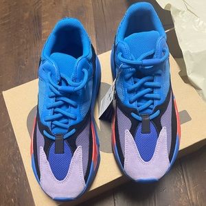 Yeezy Boost 700 Hi-Res Blue